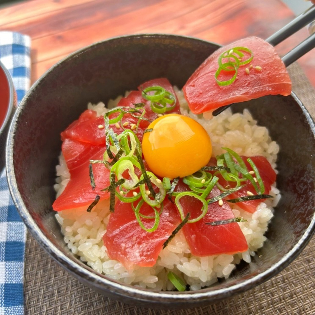 赤酢で作るマグロ丼